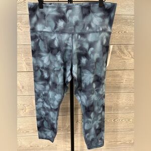 NWT 🎉 Athleta Elation Printed 7/8 Leggings
